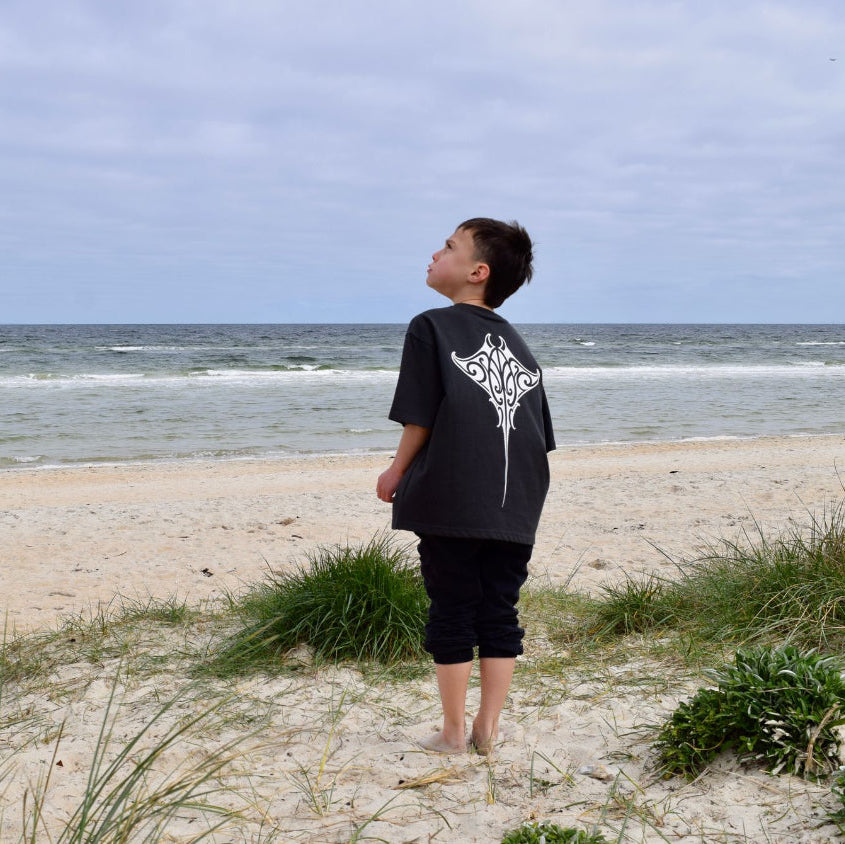 UREIA TEE - BLACK