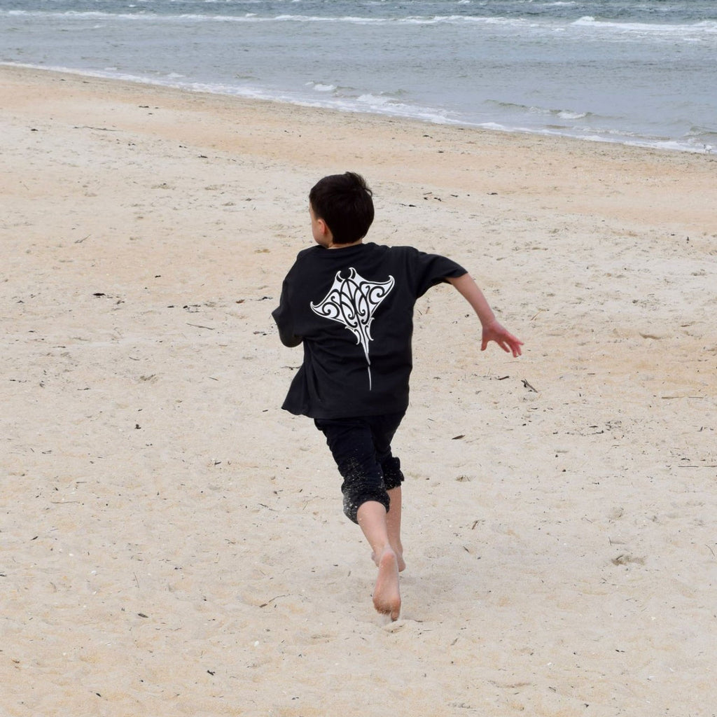 UREIA TEE - BLACK
