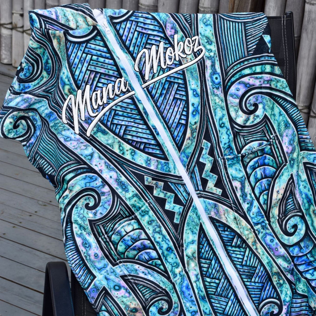 RAUMATI HOODED ZIP TOWEL